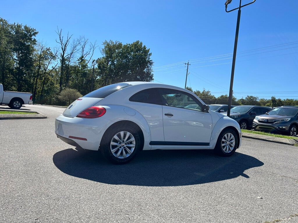2015 Volkswagen Beetle Coupe 2dr Automatic 1.8T Classic - 22929339 - 5