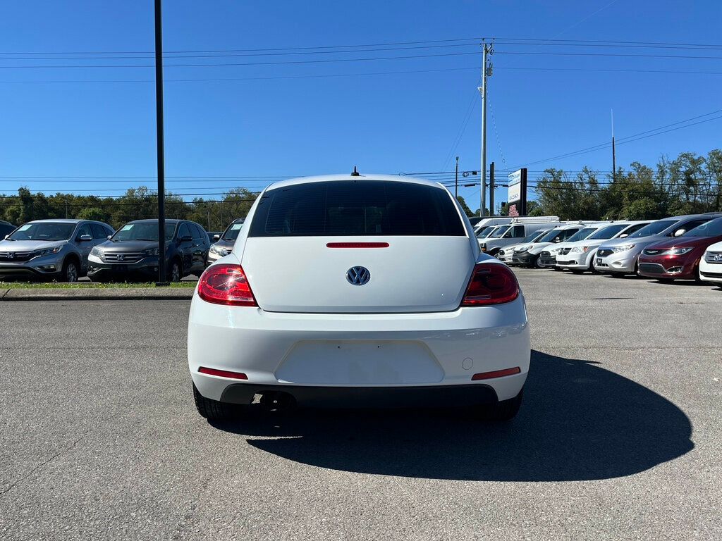 2015 Volkswagen Beetle Coupe 2dr Automatic 1.8T Classic - 22929339 - 7