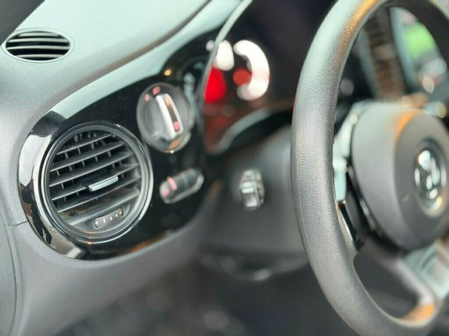 2015 Volkswagen Beetle Coupe 2dr Automatic 1.8T Classic - 22957672 - 11