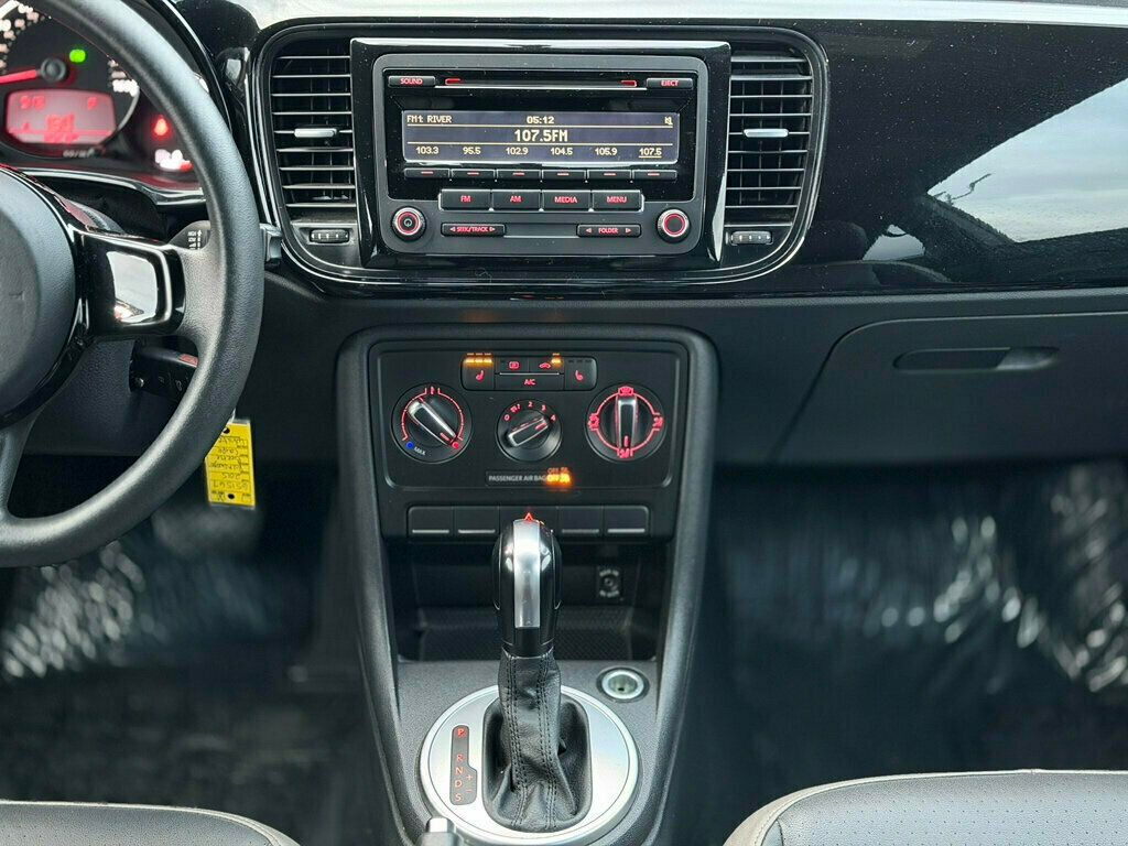 2015 Volkswagen Beetle Coupe 2dr Automatic 1.8T Classic - 22957672 - 14