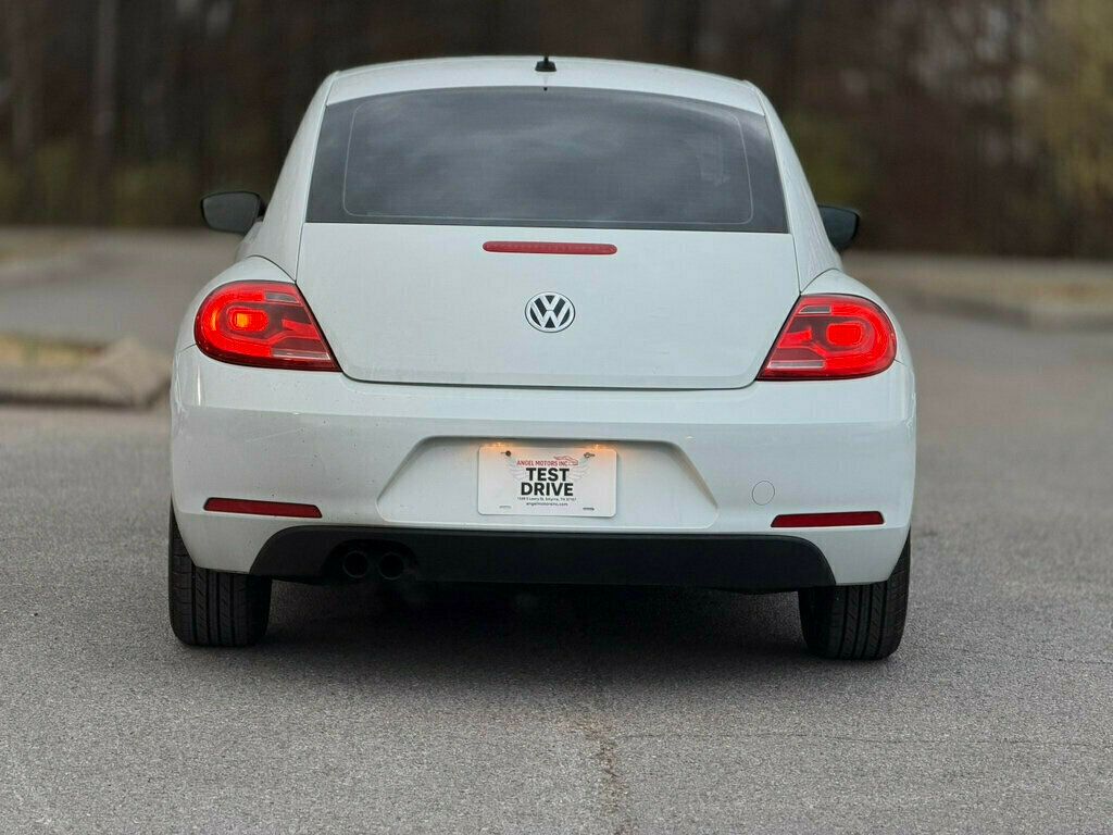 2015 Volkswagen Beetle Coupe 2dr Automatic 1.8T Classic - 22957672 - 4