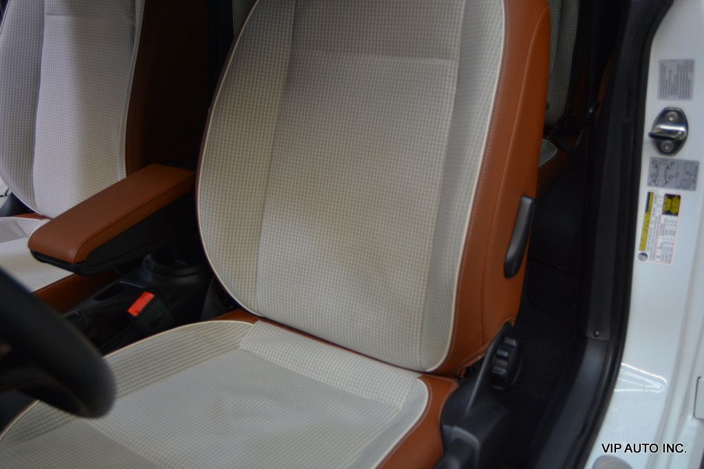 2015 Volkswagen Beetle Coupe 2dr Automatic 1.8T Classic - 23034767 - 13