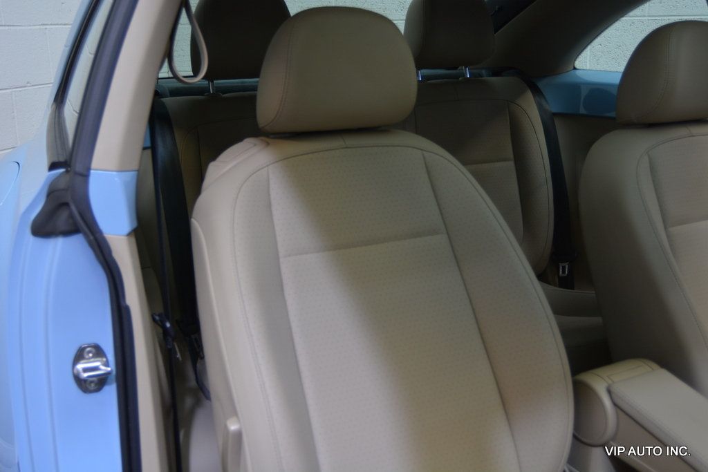 2015 Volkswagen Beetle Coupe 2dr Automatic 1.8T PZEV - 22984436 - 11