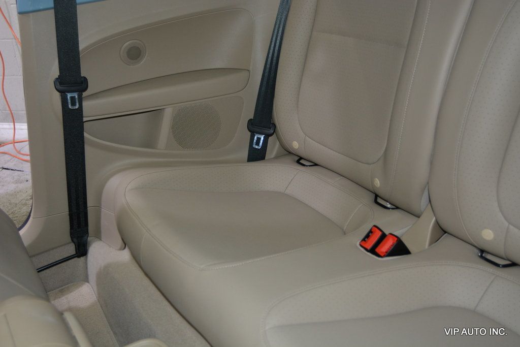 2015 Volkswagen Beetle Coupe 2dr Automatic 1.8T PZEV - 22984436 - 19