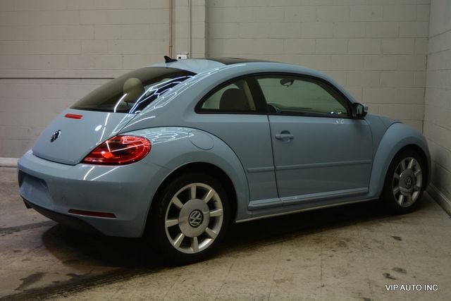 2015 Volkswagen Beetle Coupe 2dr Automatic 1.8T PZEV - 22984436 - 24