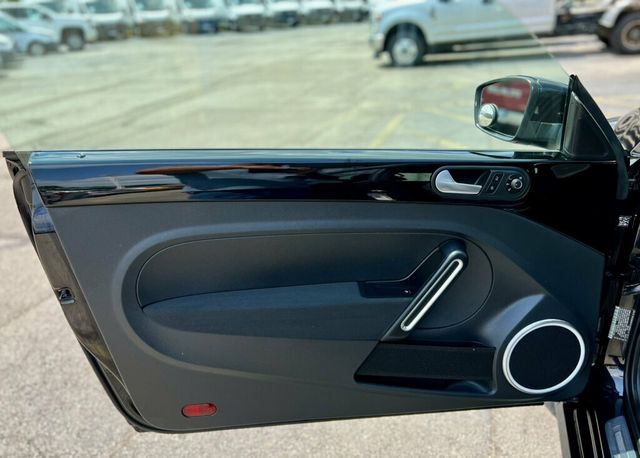 2015 Volkswagen Beetle Coupe R-LINE - 23050365 - 11
