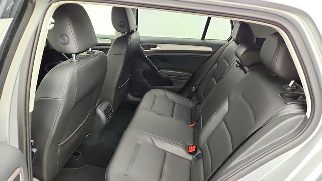 2015 Volkswagen e-Golf 4dr Hatchback SEL Premium - 23084899 - 17