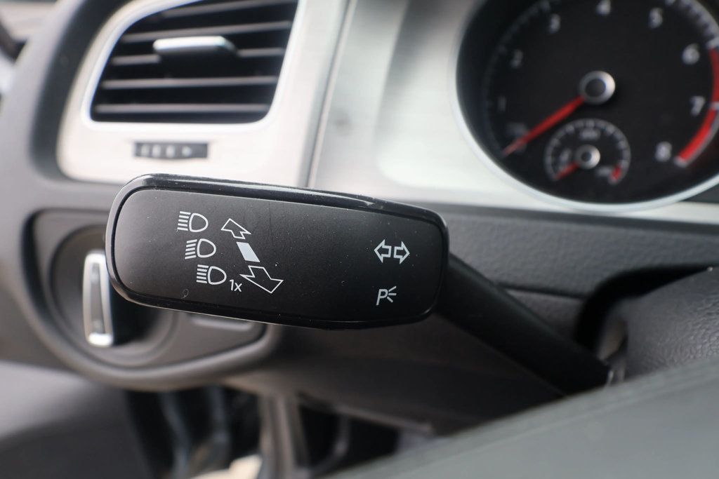 2015 Volkswagen Golf 2dr Hatchback Manual Launch Edition - 22940766 - 23