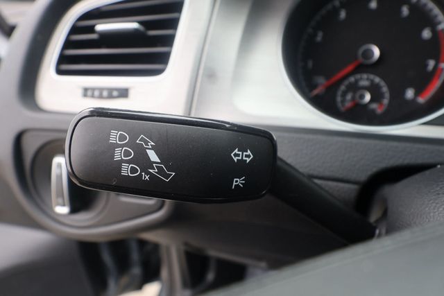 2015 Volkswagen Golf 2dr Hatchback Manual Launch Edition - 22940766 - 23