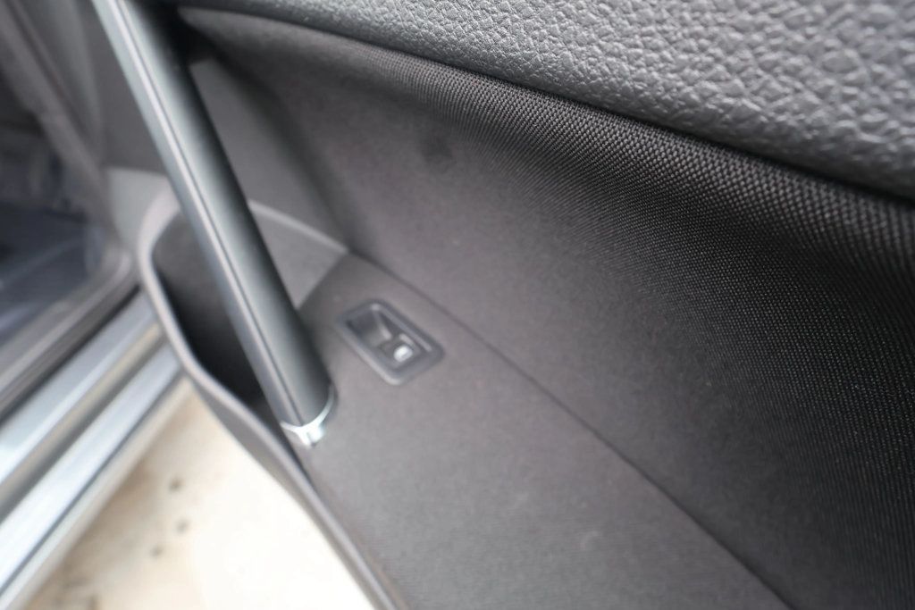 2015 Volkswagen Golf 2dr Hatchback Manual Launch Edition - 22940766 - 30