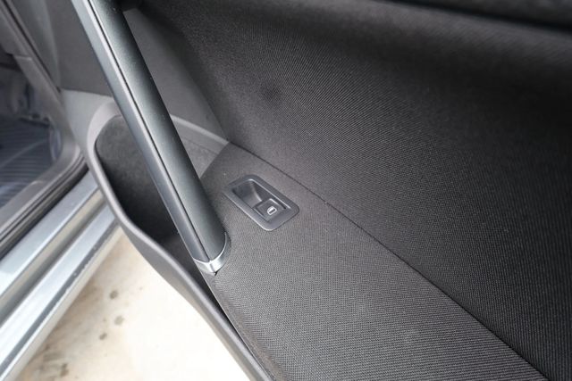 2015 Volkswagen Golf 2dr Hatchback Manual Launch Edition - 22940766 - 31