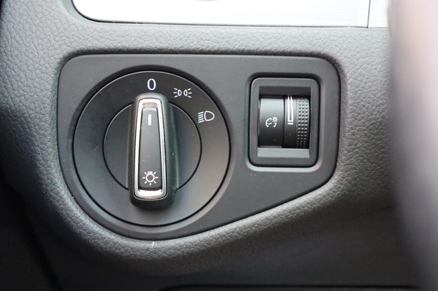 2015 Volkswagen Golf 4dr Hatchback Automatic TSI SE - 22978517 - 28