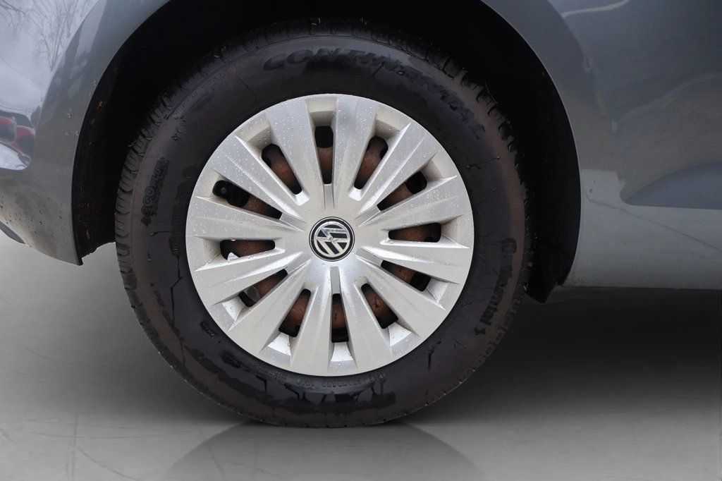 2015 Volkswagen Golf LAUNCH EDITION, 1 OWNER, MANUAL TRANS, BLUETOOTH, TOUCHSCREEN!!  - 22940766 - 10