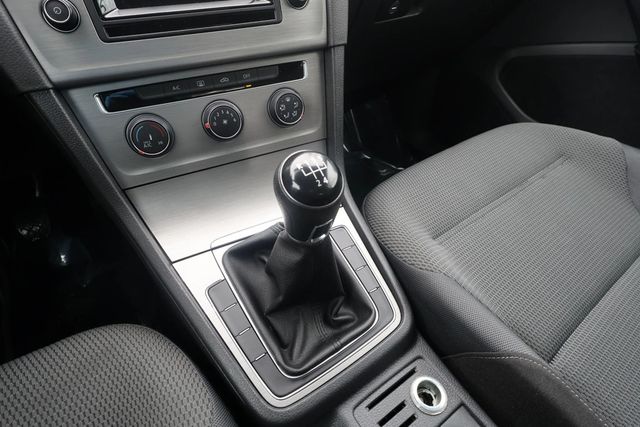 2015 Volkswagen Golf LAUNCH EDITION, 1 OWNER, MANUAL TRANS, BLUETOOTH, TOUCHSCREEN!!  - 22940766 - 20