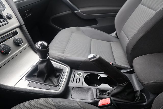 2015 Volkswagen Golf LAUNCH EDITION, 1 OWNER, MANUAL TRANS, BLUETOOTH, TOUCHSCREEN!!  - 22940766 - 21