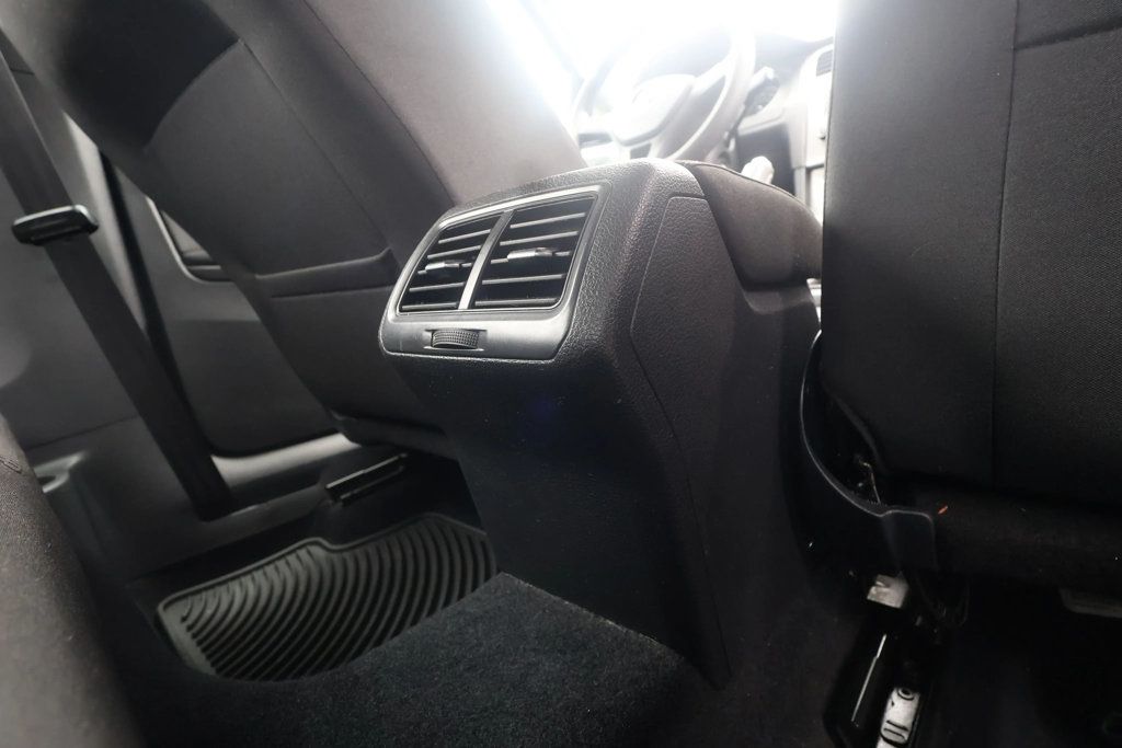 2015 Volkswagen Golf LAUNCH EDITION, 1 OWNER, MANUAL TRANS, BLUETOOTH, TOUCHSCREEN!!  - 22940766 - 28