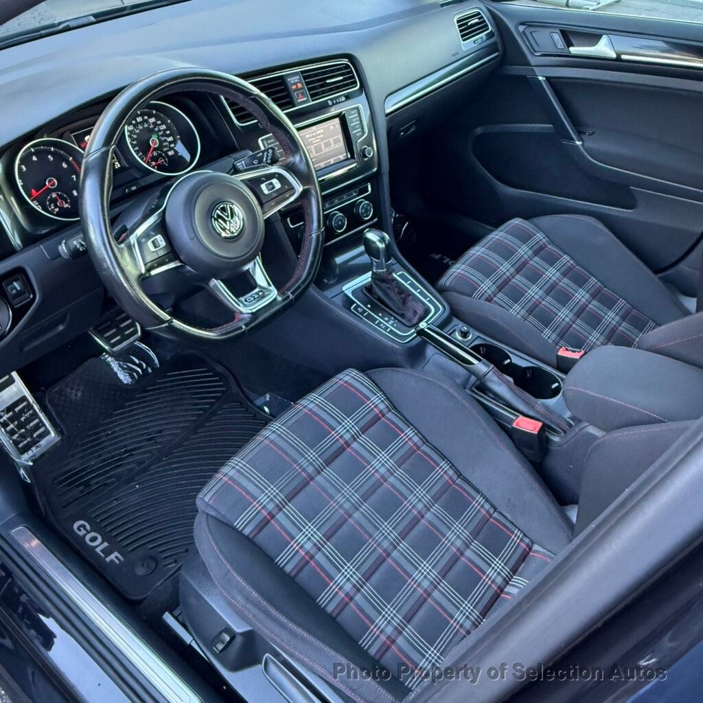 Volkswagen Golf GTI photo 23
