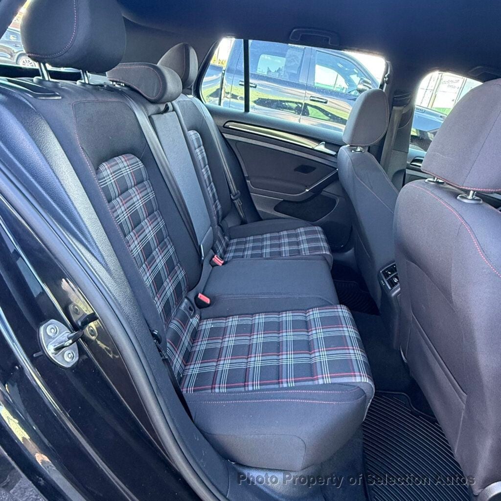 Volkswagen Golf GTI photo 39