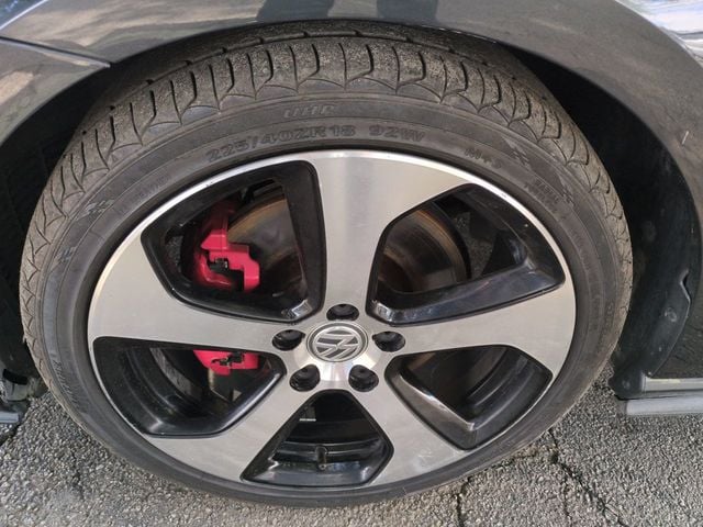 2015 Volkswagen Golf GTI SE - 22949885 - 9