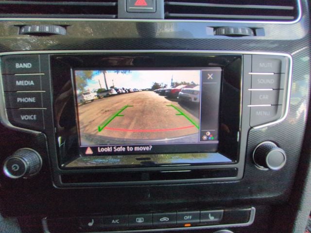 2015 Volkswagen Golf GTI SE - 22949885 - 17