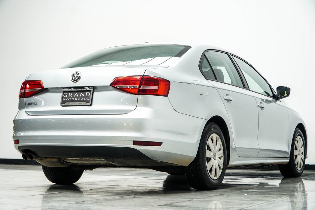 Volkswagen Jetta photo 13