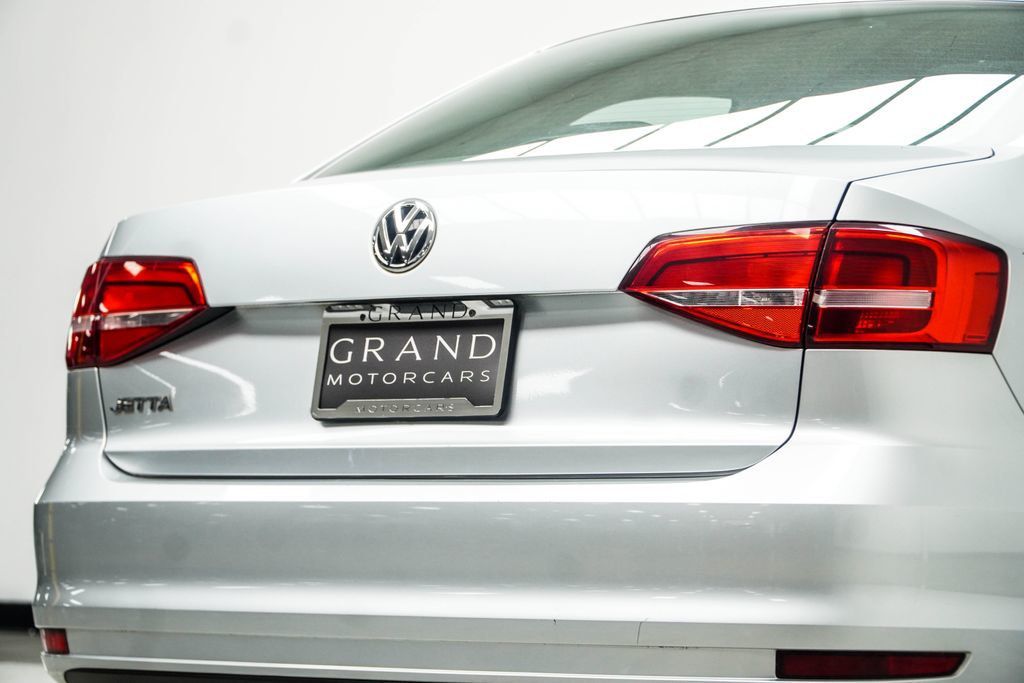Volkswagen Jetta photo 14