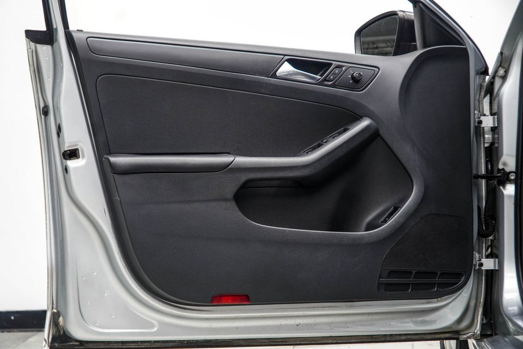 Volkswagen Jetta photo 27