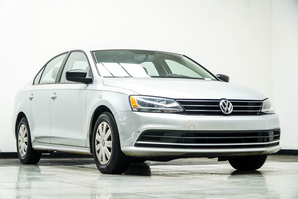 Volkswagen Jetta photo 4