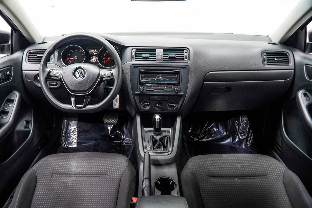 Volkswagen Jetta photo 5