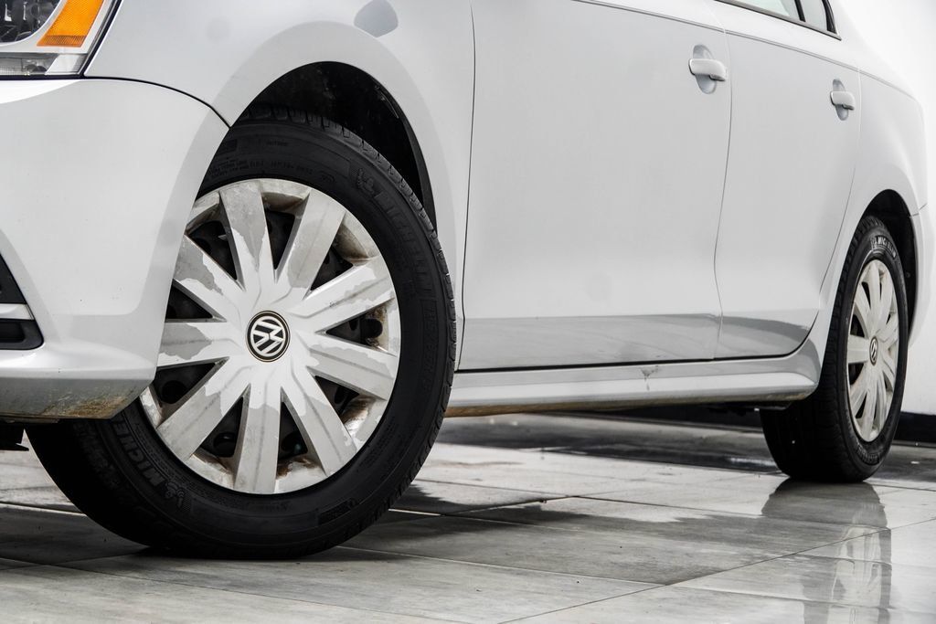 Volkswagen Jetta photo 6