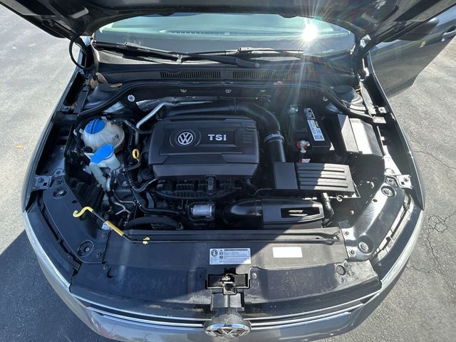 2015 Volkswagen Jetta Sedan SE - 23014244 - 10