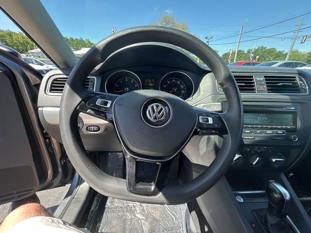 2015 Volkswagen Jetta Sedan SE - 23014244 - 14