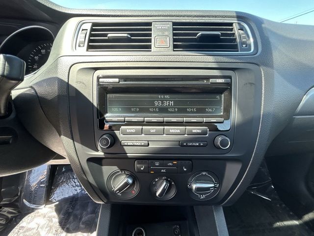 2015 Volkswagen Jetta Sedan SE - 23014244 - 16