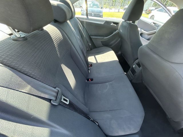 2015 Volkswagen Jetta Sedan SE - 23014244 - 19