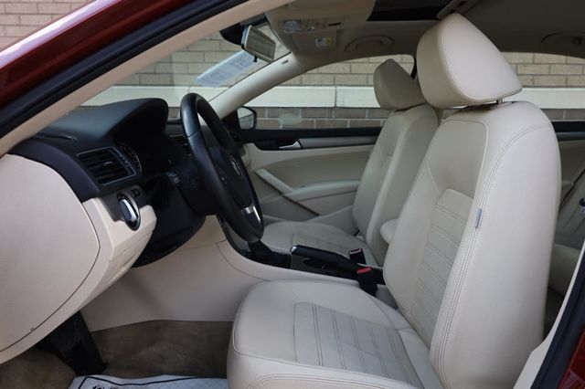 2015 Volkswagen Passat 1.8T SE w/Sunroof & Nav - 23048387 - 13