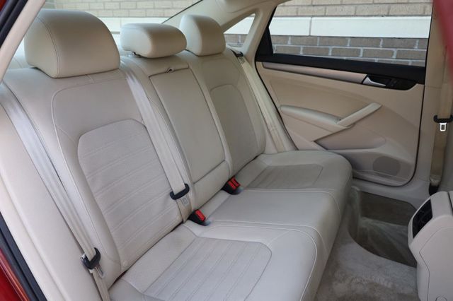 2015 Volkswagen Passat 1.8T SE w/Sunroof & Nav - 23048387 - 21