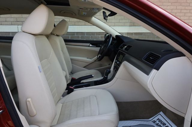 2015 Volkswagen Passat 1.8T SE w/Sunroof & Nav - 23048387 - 26