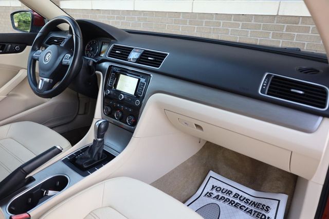 2015 Volkswagen Passat 1.8T SE w/Sunroof & Nav - 23048387 - 27