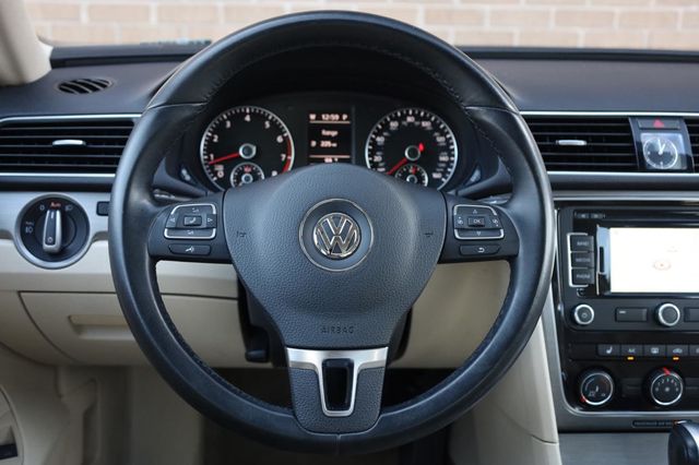 2015 Volkswagen Passat 1.8T SE w/Sunroof & Nav - 23048387 - 29