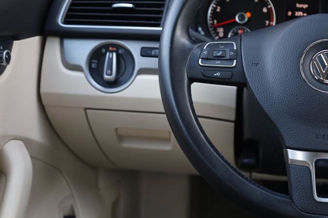 2015 Volkswagen Passat 1.8T SE w/Sunroof & Nav - 23048387 - 30