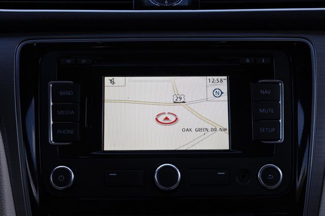 2015 Volkswagen Passat 1.8T SE w/Sunroof & Nav - 23048387 - 37