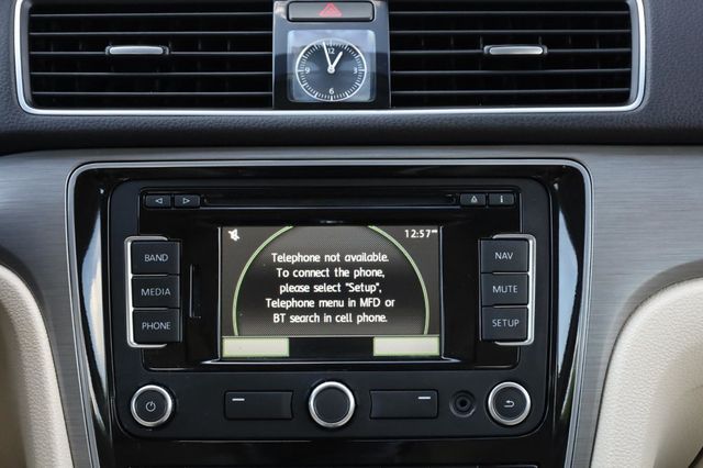 2015 Volkswagen Passat 1.8T SE w/Sunroof & Nav - 23048387 - 39
