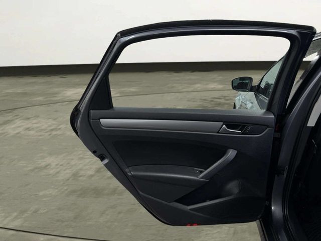 2015 Volkswagen Passat 4dr Sedan 1.8T Automatic Limited Edition - 23014118 - 12