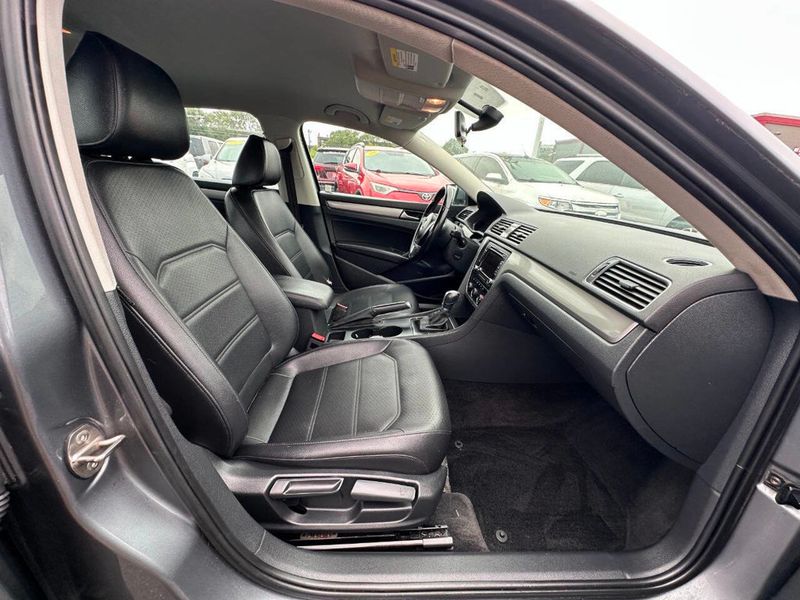 2015 Volkswagen Passat 4dr Sedan 1.8T Automatic Limited Edition PZEV - 22928587 - 26