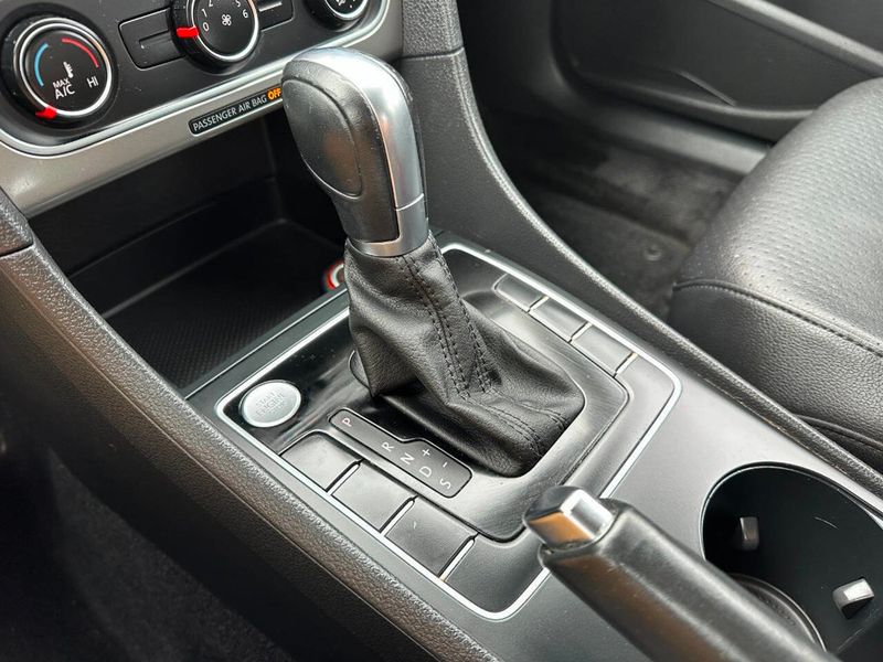 2015 Volkswagen Passat 4dr Sedan 1.8T Automatic Limited Edition PZEV - 22928587 - 39