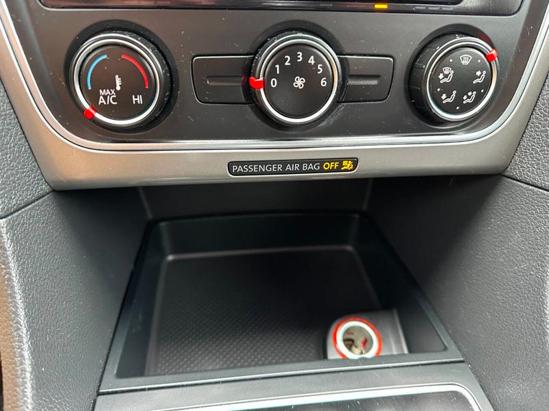 2015 Volkswagen Passat 4dr Sedan 1.8T Automatic Limited Edition PZEV - 22928587 - 43