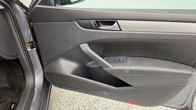 2015 Volkswagen Passat 4dr Sedan 1.8T Automatic Limited Edition PZEV - 22960710 - 23