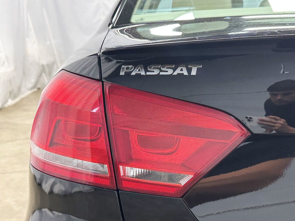 2015 Volkswagen Passat 4dr Sedan 1.8T Automatic SEL Premium PZEV - 23037922 - 11