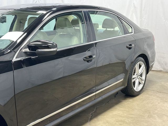 2015 Volkswagen Passat 4dr Sedan 1.8T Automatic SEL Premium PZEV - 23037922 - 2