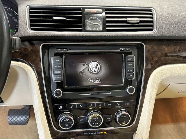 2015 Volkswagen Passat 4dr Sedan 1.8T Automatic SEL Premium PZEV - 23037922 - 35